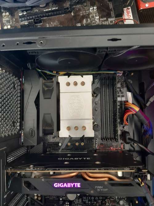 GAMING PC - I5 8400 / Z370 MB /  RX580 8G / 16GB CORSAIR VENGEANCE RAM / 240GB SSD/ 1TB HDD/ WIN 10